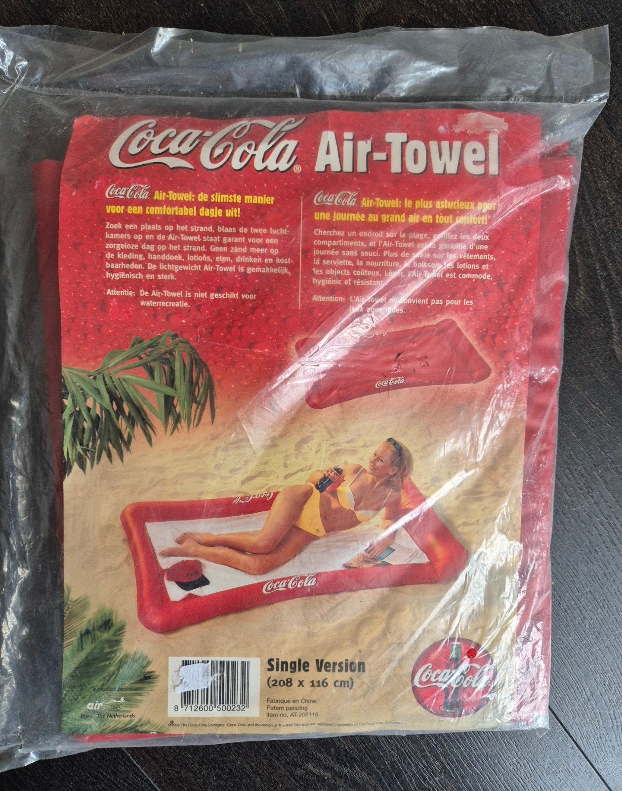 Coca-Cola Air-Towel - Ongebruikt strandlaken/luchtbed, Ophalen of Verzenden, Nieuw, Gebruiksvoorwerp